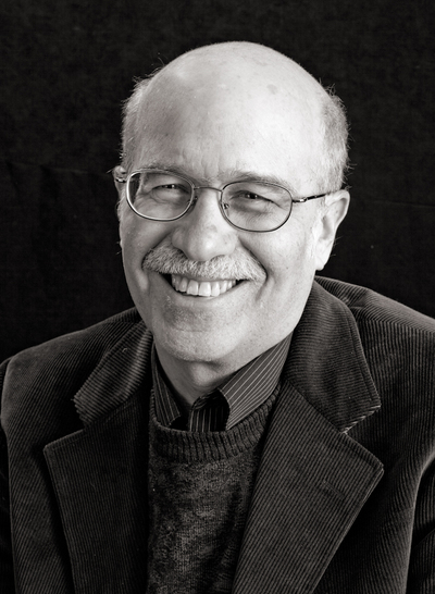 A portrait of author Tom Engelhardt