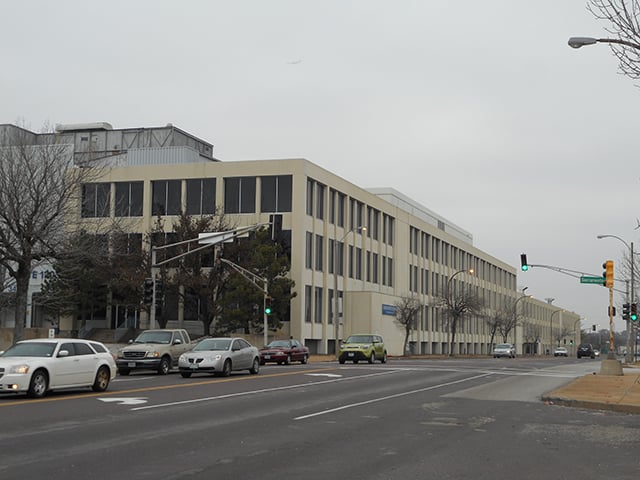 Closed General Motors plant. (Photo: Larry Everest / revcom.us)