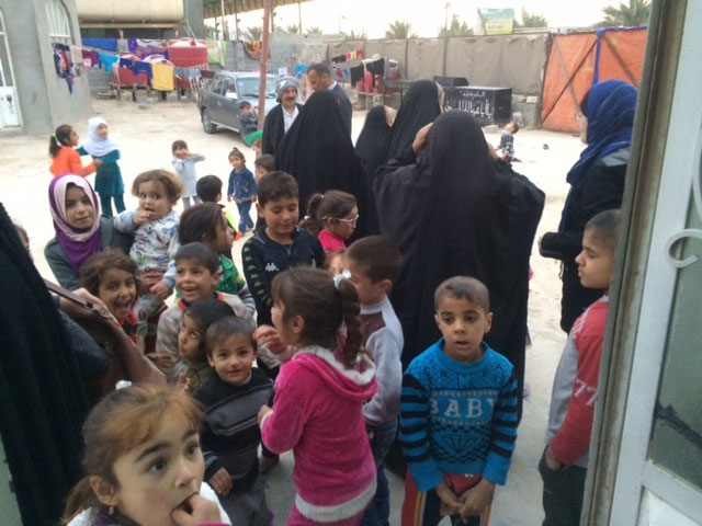 Families that fled Mosel, living near Najaf. (Photo: Cathy Breen)