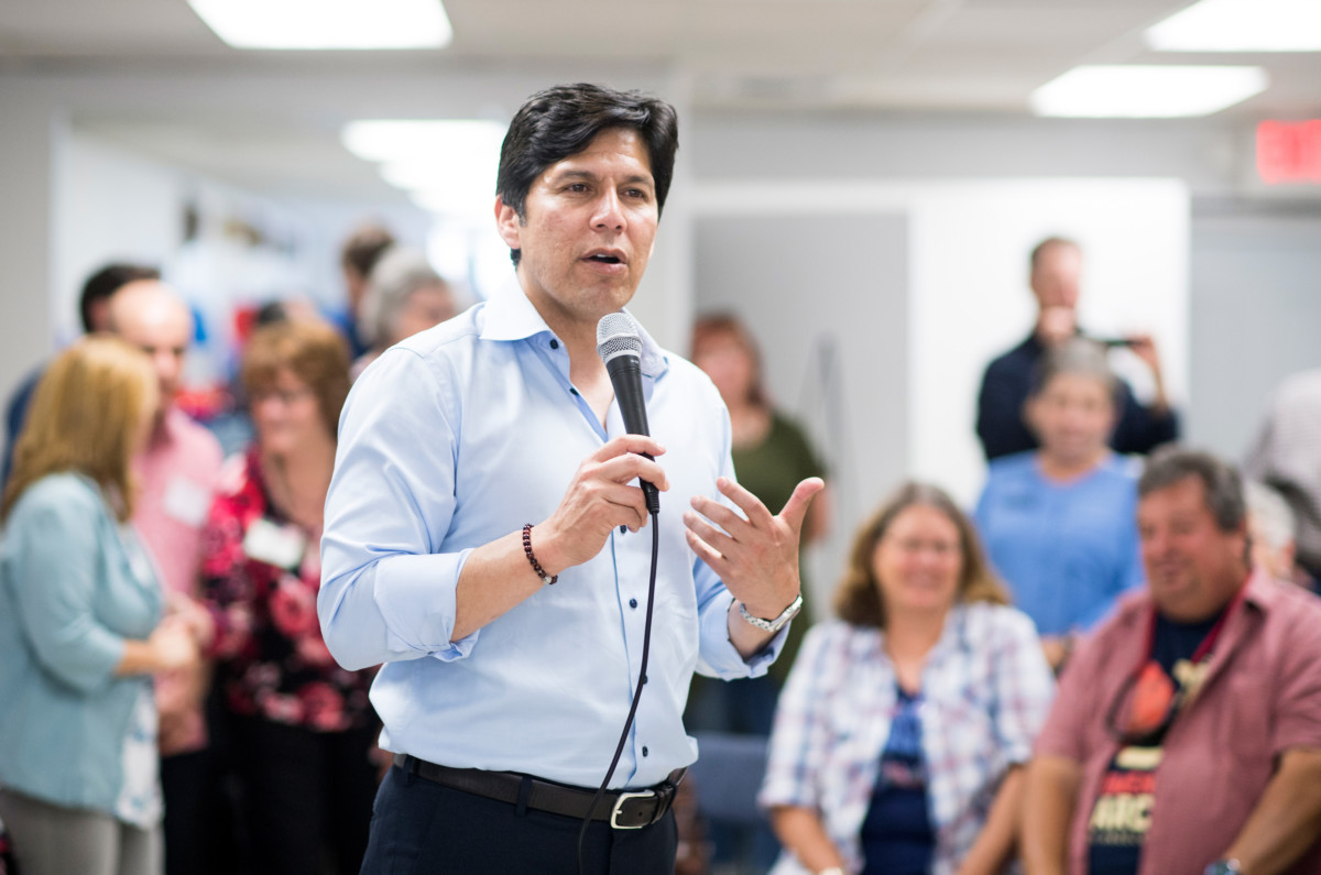 California Democratic candidate for US Senate Kevin de León speaks during the opening of the Santa Clarita Valley Democratic headquarters for 2018 in Newhall, California, on Saturday, May 26, 2018.
