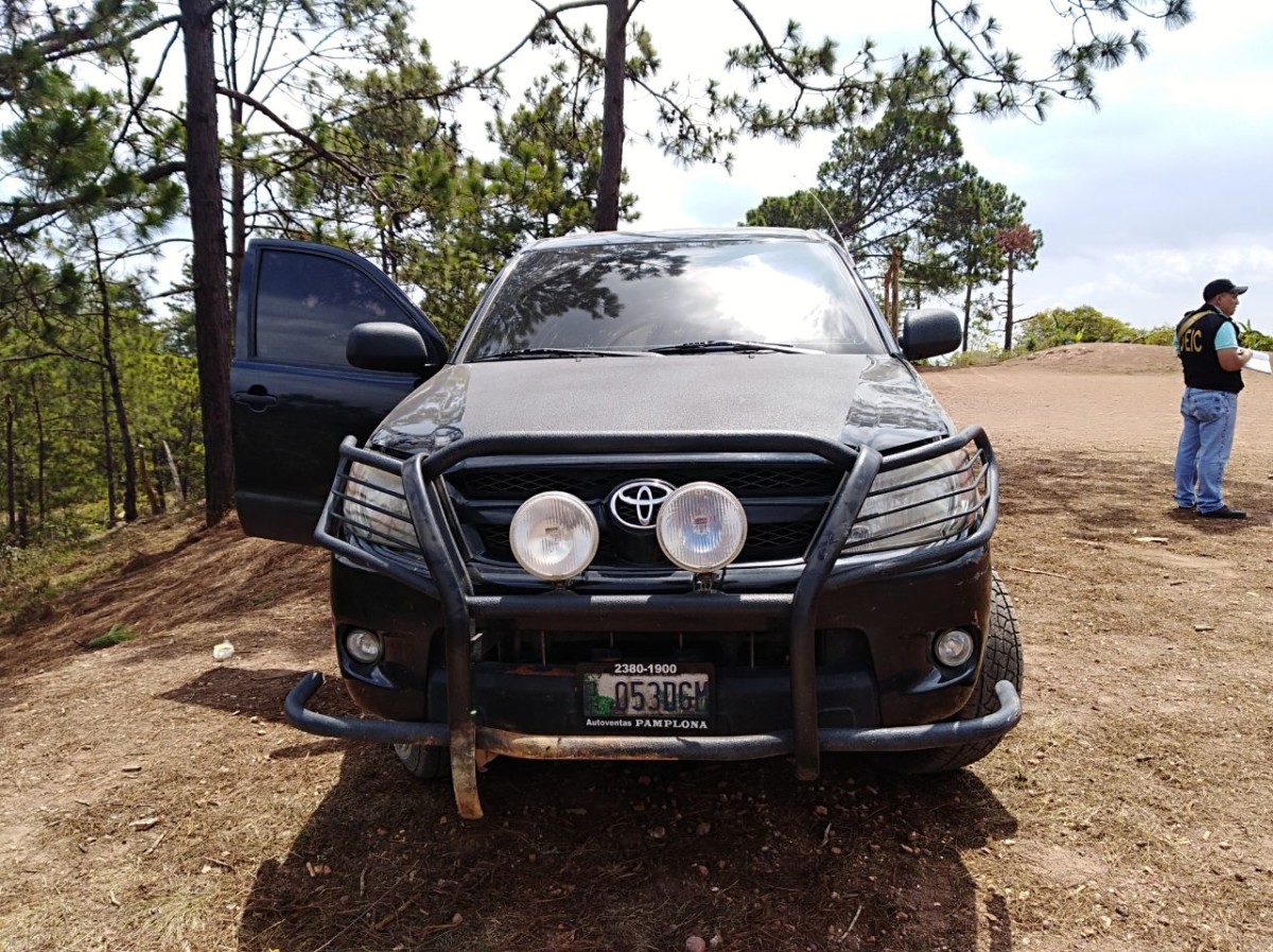 The black Toyota Hulix pickup that witnesses say was involved in the murder of Luis Arturo Marroquin on May 9, 2018.