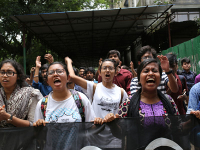 Bangladeshi students hold a procession protest against the ongoing attacks on students and demanding safe roads at Dhaka University Campus in Dhaka, Bangladesh on August 6, 2018.