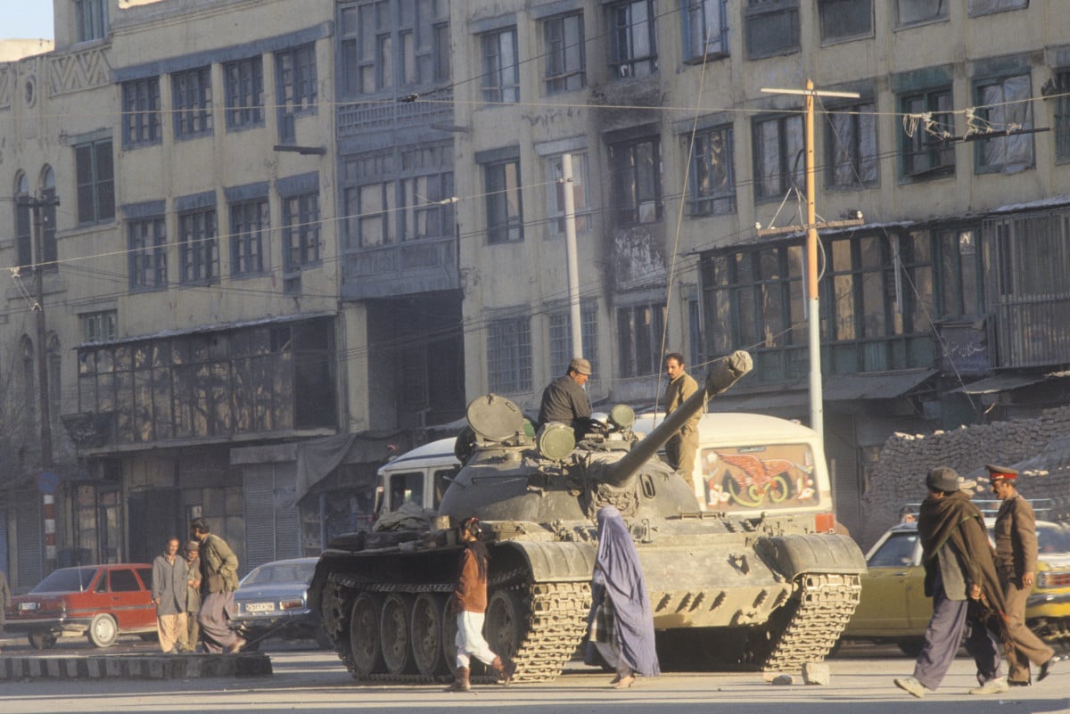Soldiers ready a tank in the Afghan capital city of Kabul on February 22, 1989.
