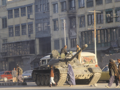 Soldiers ready a tank in the Afghan capital city of Kabul on February 22, 1989.