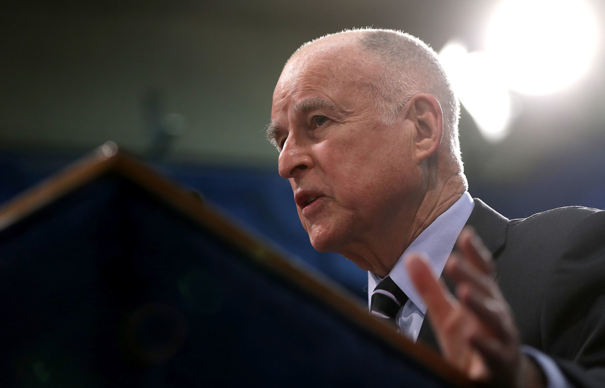 California Gov. Jerry Brown speaks to reporters during a news conference on May 11, 2017 in Sacramento, California.