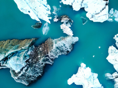 A study shows that 3 trillion tons of ice have disappeared into the oceans since 1992.