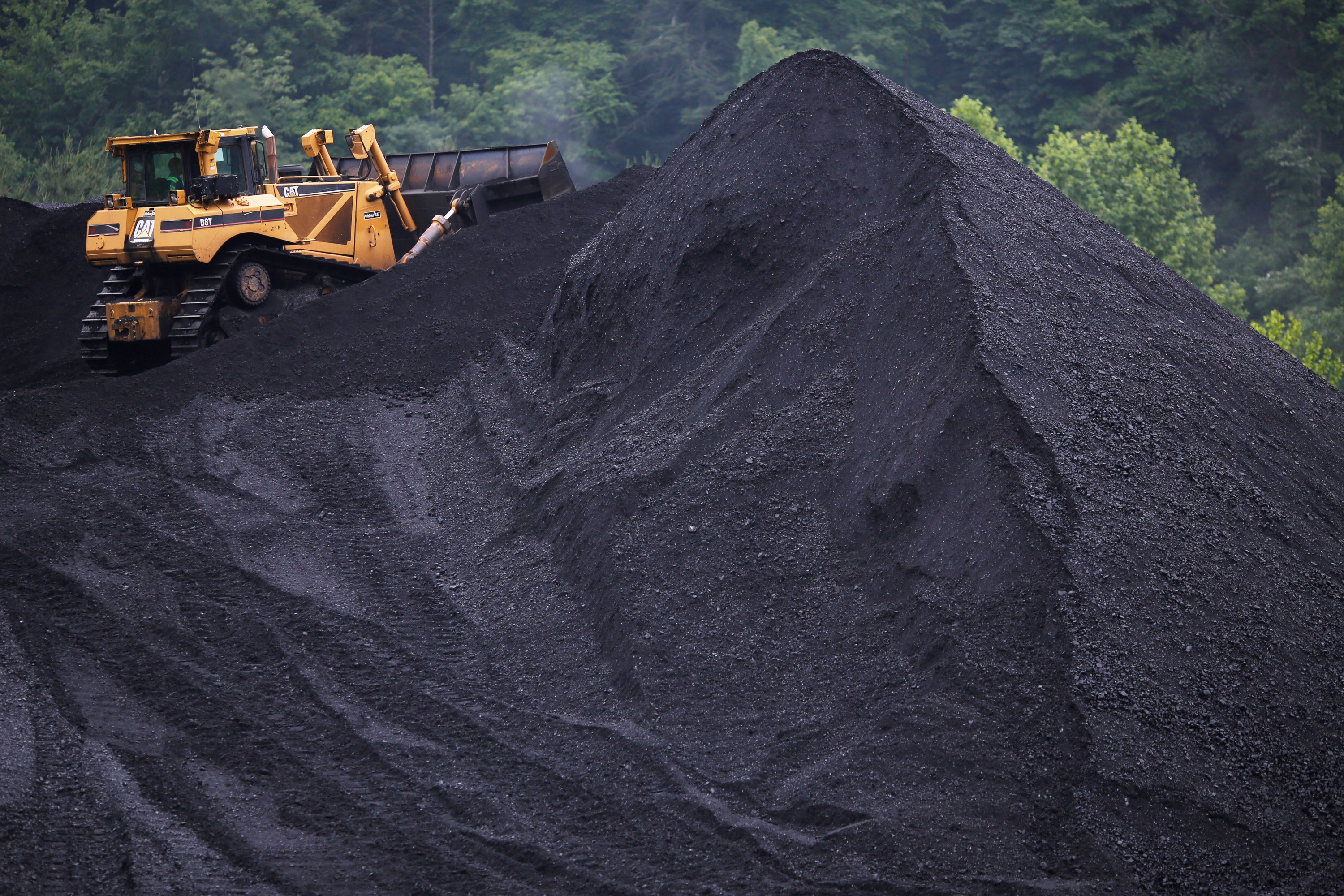 Добыча и использование угля. Угольная шахта Аппалачи. Добыча угля. Каменноугольная промышленность. Добывают уголь.
