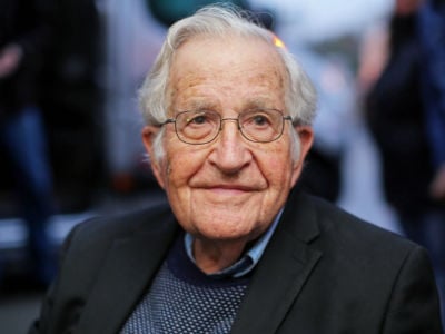 US linguist and political activist Noam Chomsky is pictured during a press conference after visiting former President Luiz Inacio Lula da Silva, arrested for corruption in the Federal Police Superintendence in Curitiba, Brazil, on September 20, 2018.