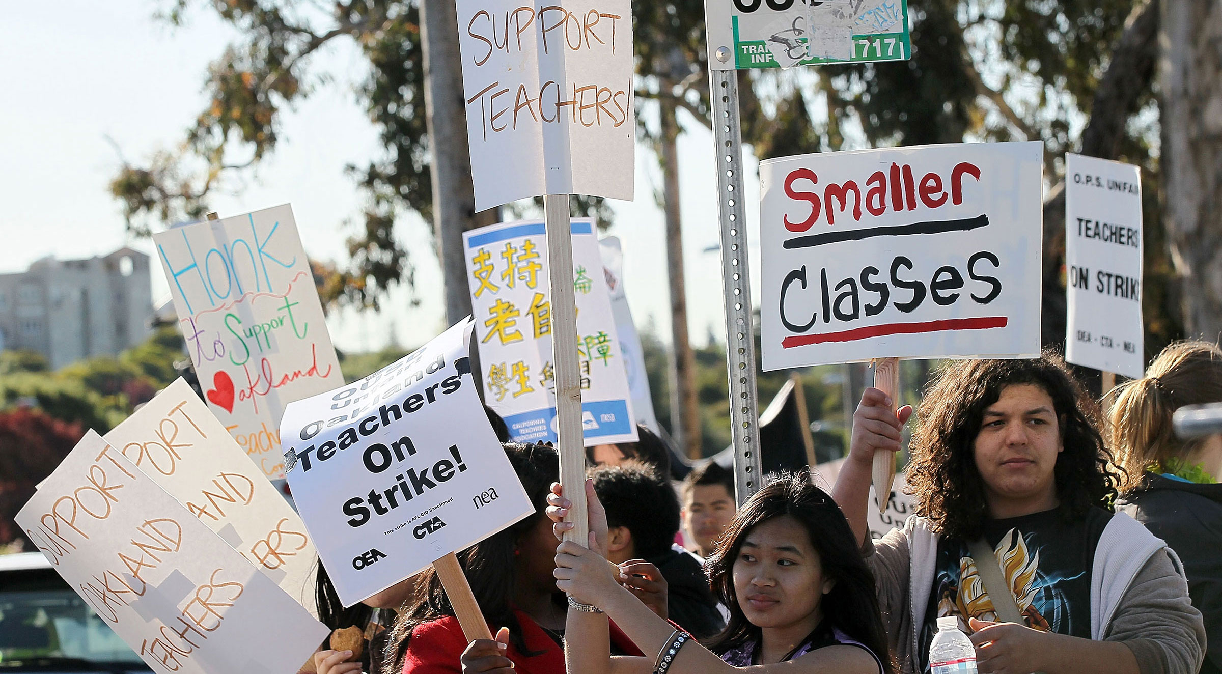 Oakland Teachers Strike, Joining #RedforEd Movement on Picket Lines ...