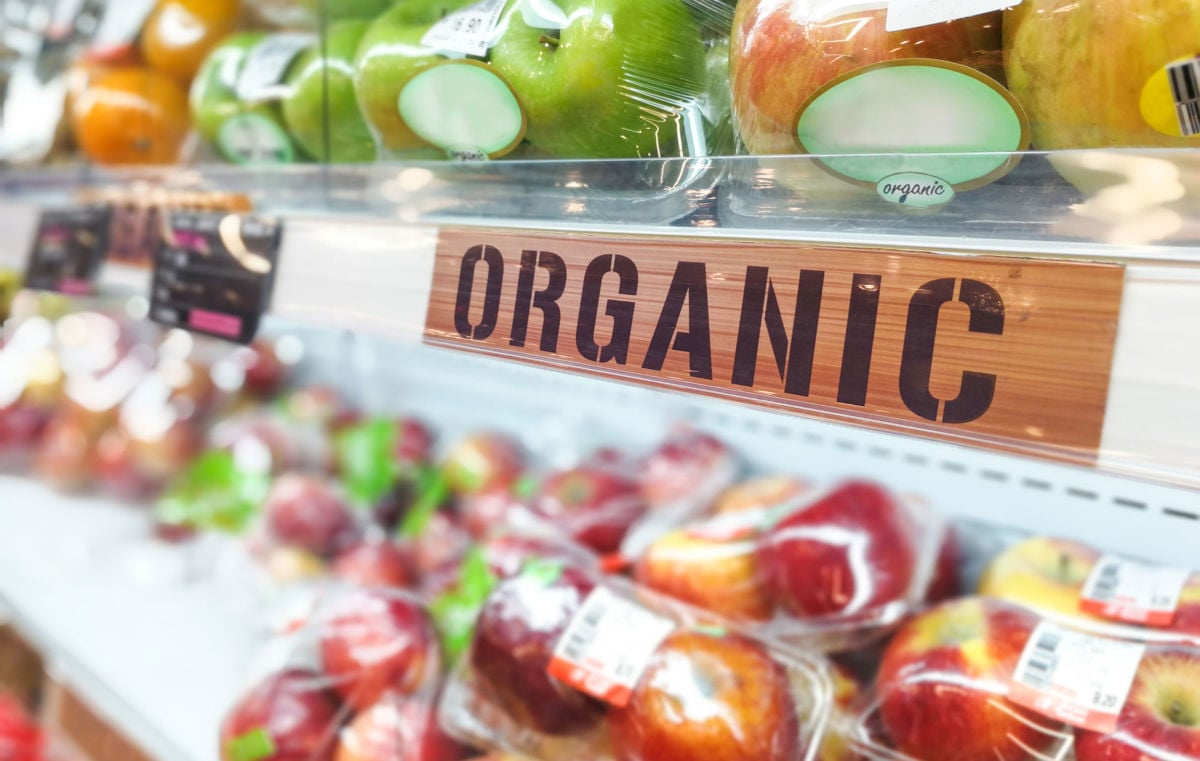 Produce aisle with organic sign