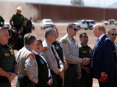 Trump meets with border agents