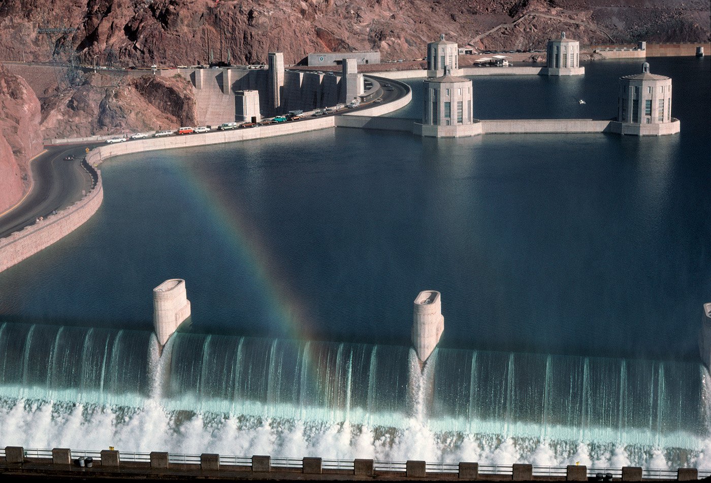 Water levels at the Hoover Dam in 1983