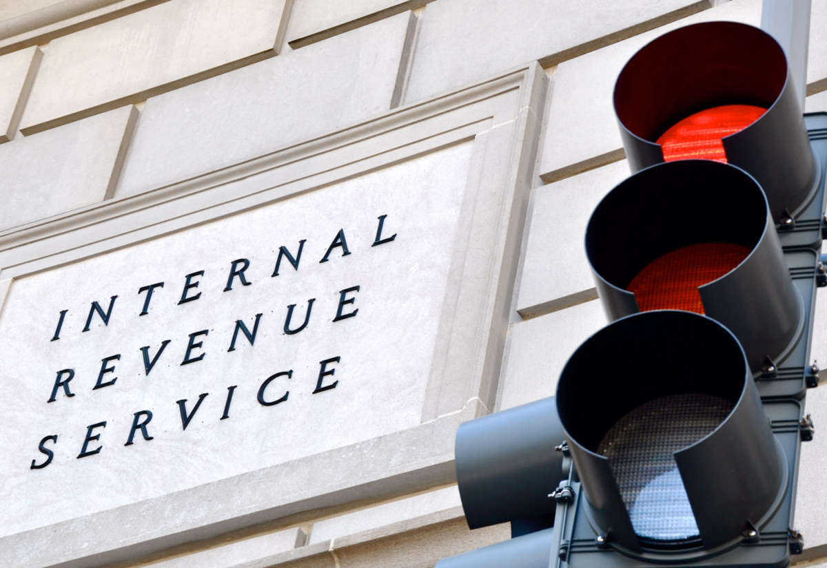 Internal Revenue Service sign with stoplight