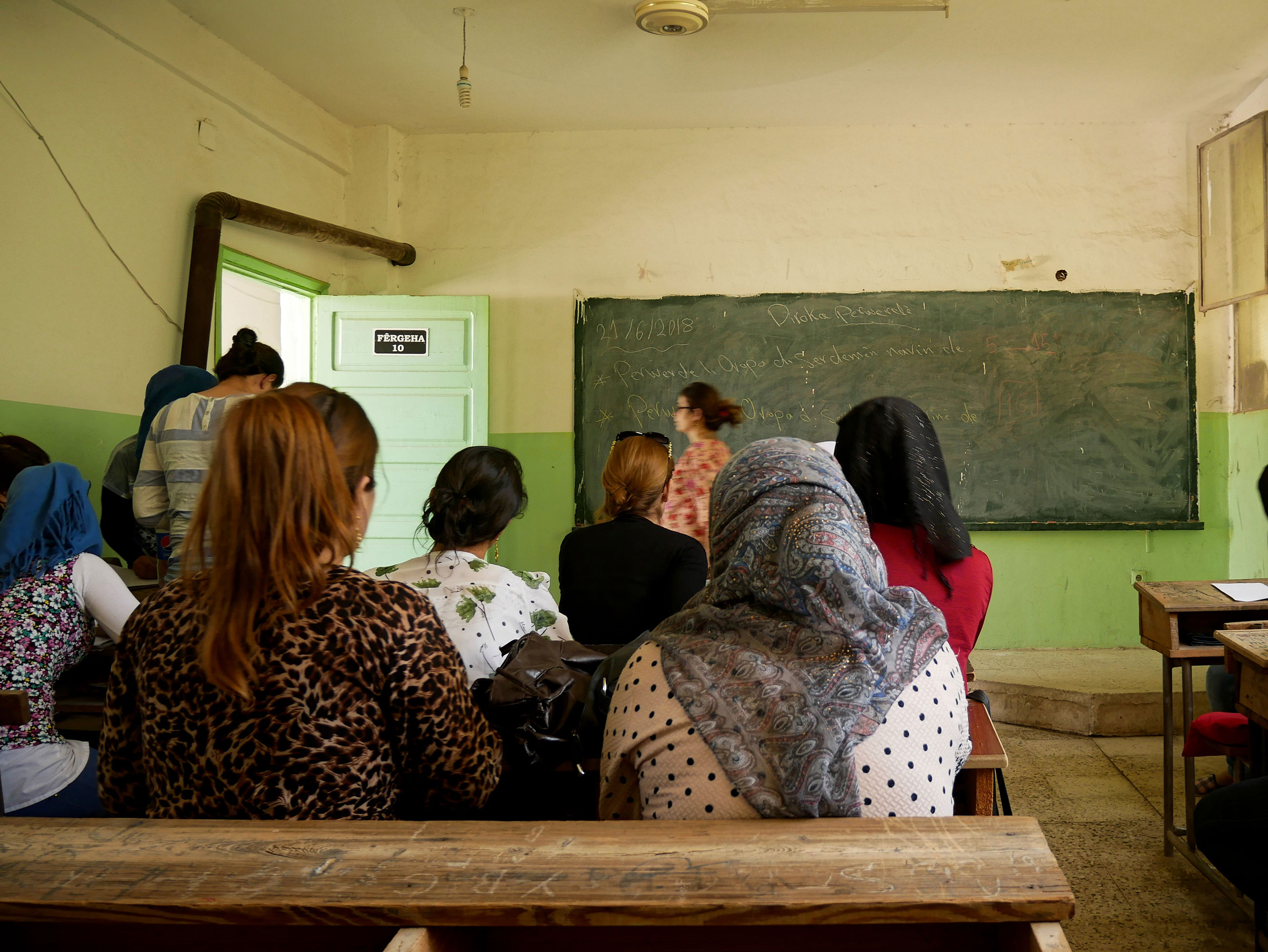 A teacher training class in Qamişlo on the importance of moral education.