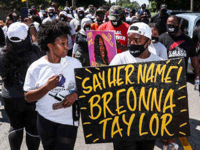In Attempt to “Intimidate Protesters,” 87 Face Felony Charges for Kentucky Sit-In for Breonna Taylor