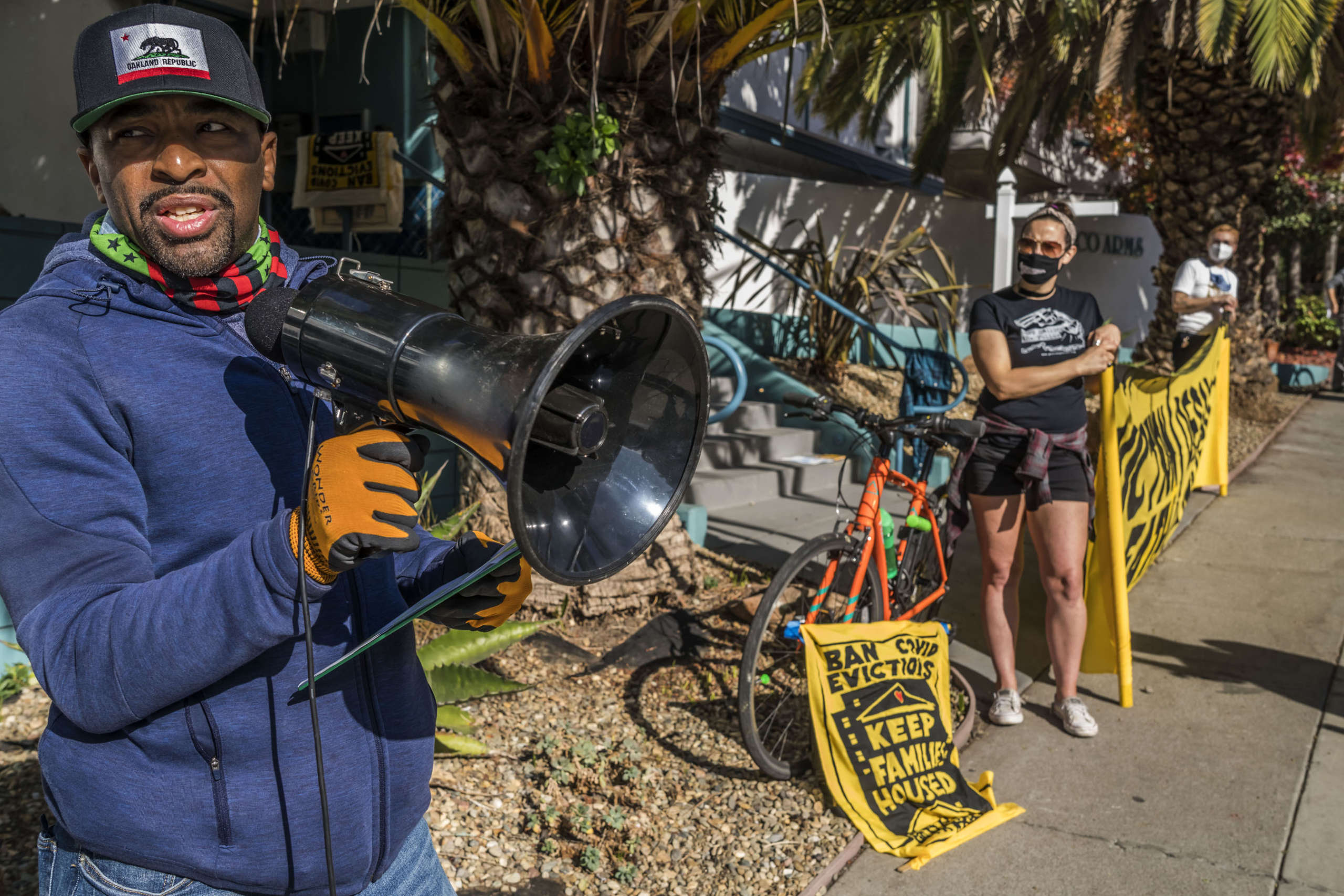 Mo Green, a member of the ACCE People's Tenants Union, calls for canceling rents.