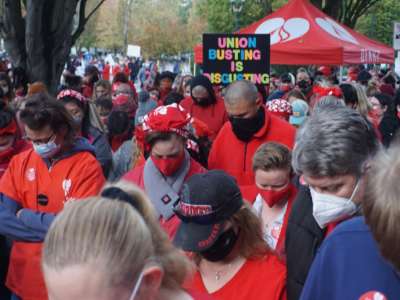 On September 28, nearly 800 people rallied in front of Kaiser’s corporate office in Portland, with union members joined by dozens of organizations and hundreds of supporters.