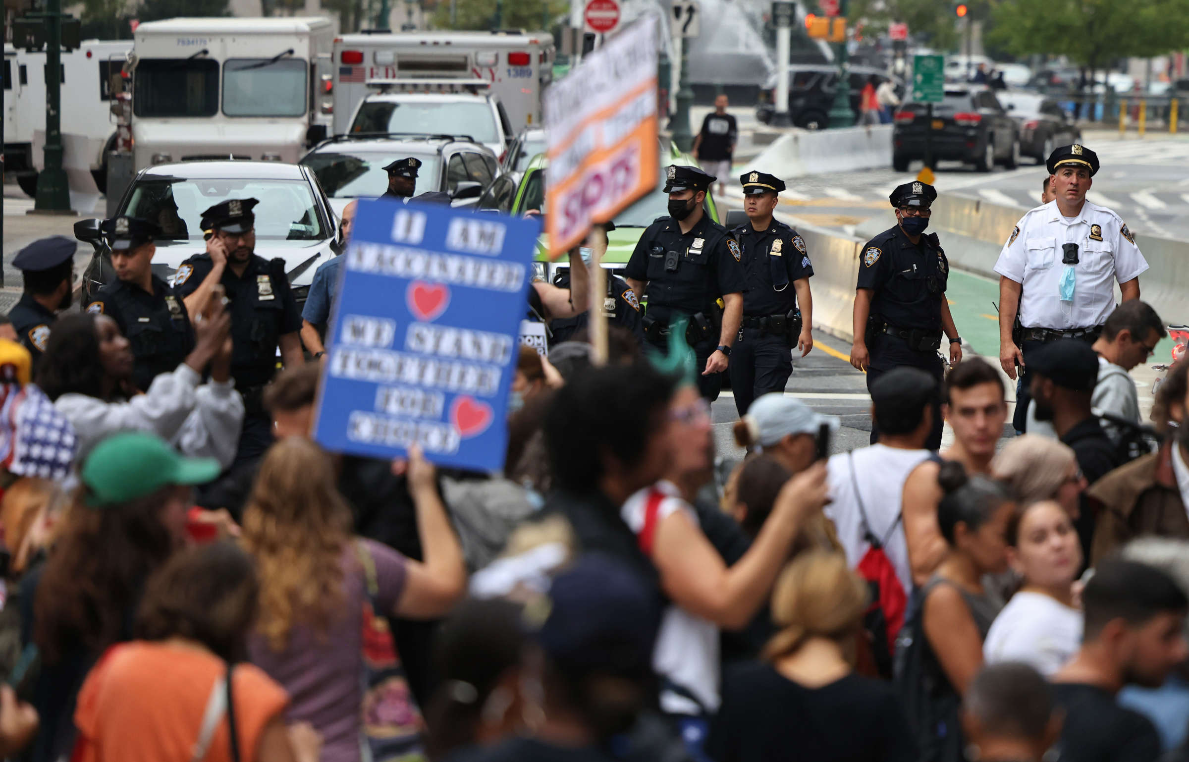 Of 35,000 NYPD Officers, Only 34 Were Put On Leave Over Vaccine Mandate ...