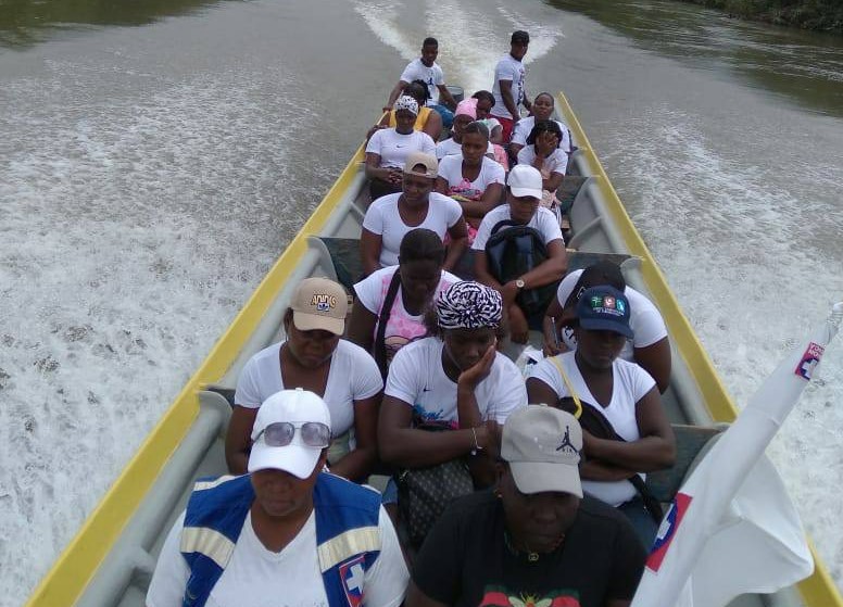 Yurumanguí Women’s Collective traveling along the Yurumanguí River in early December 2021, just days after Abencio Caicedo and Édinson Valencia García were kidnapped and disappeared.