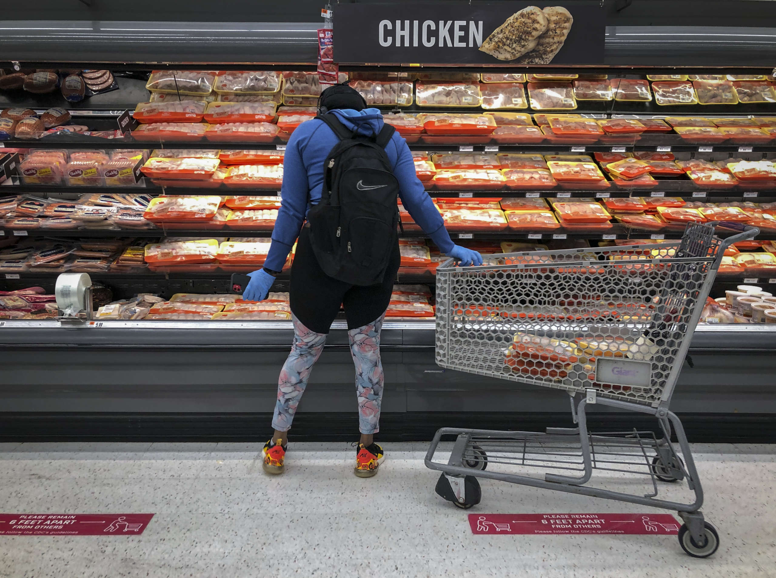 Walmart keeps grocery prices steady amid inflation, antitrust