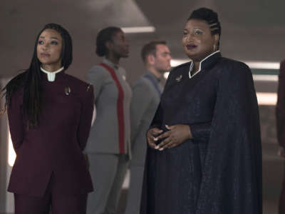 Sonequa Martin-Green and Stacey Abrams in the season 4 finale of Star Trek: Discovery.