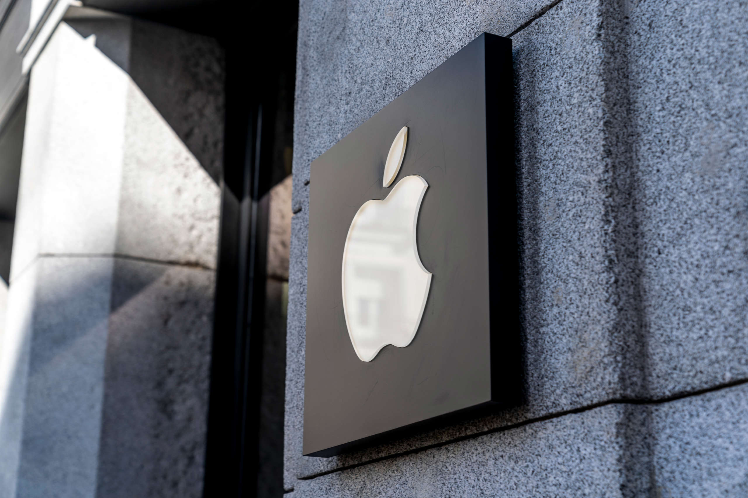 Apple union push faces setback; Atlanta organizers withdraw vote bid