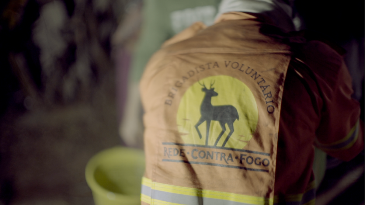 Volunteer firefighter “Rede Contra Fogo,” or “Network Against Fire.”