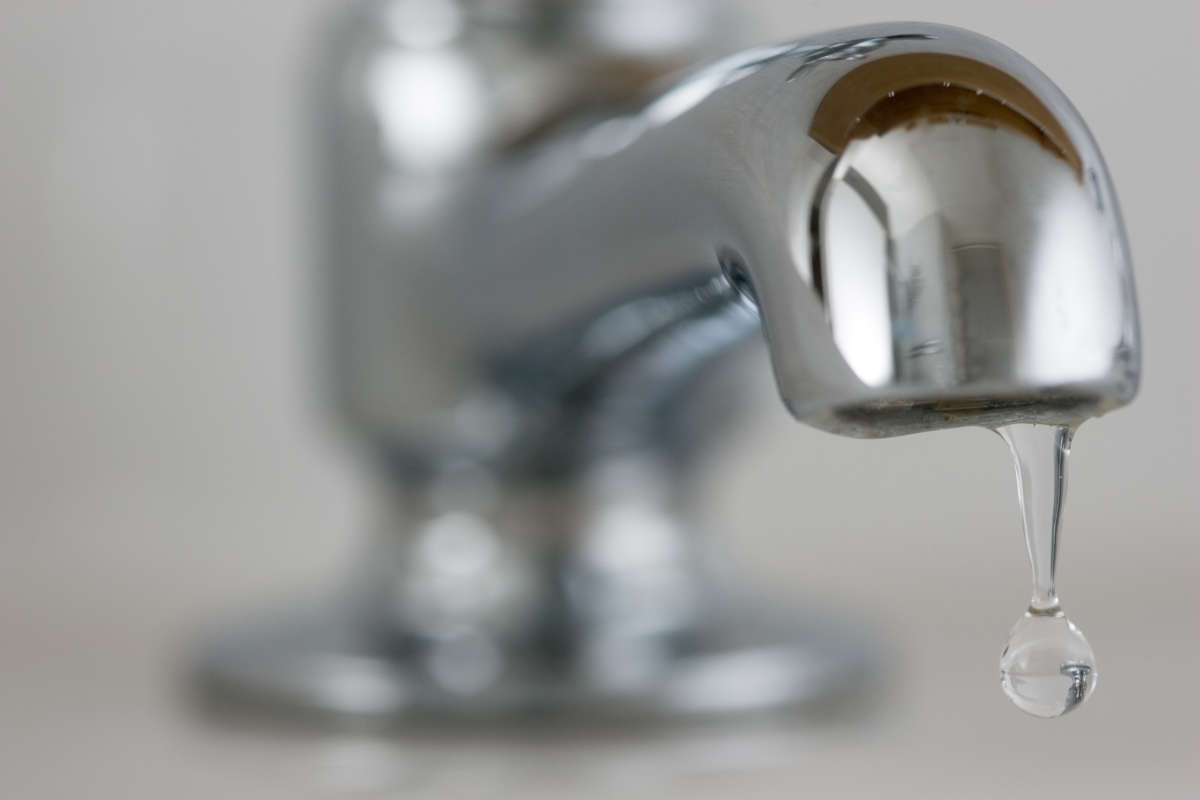 Water dripping from faucet