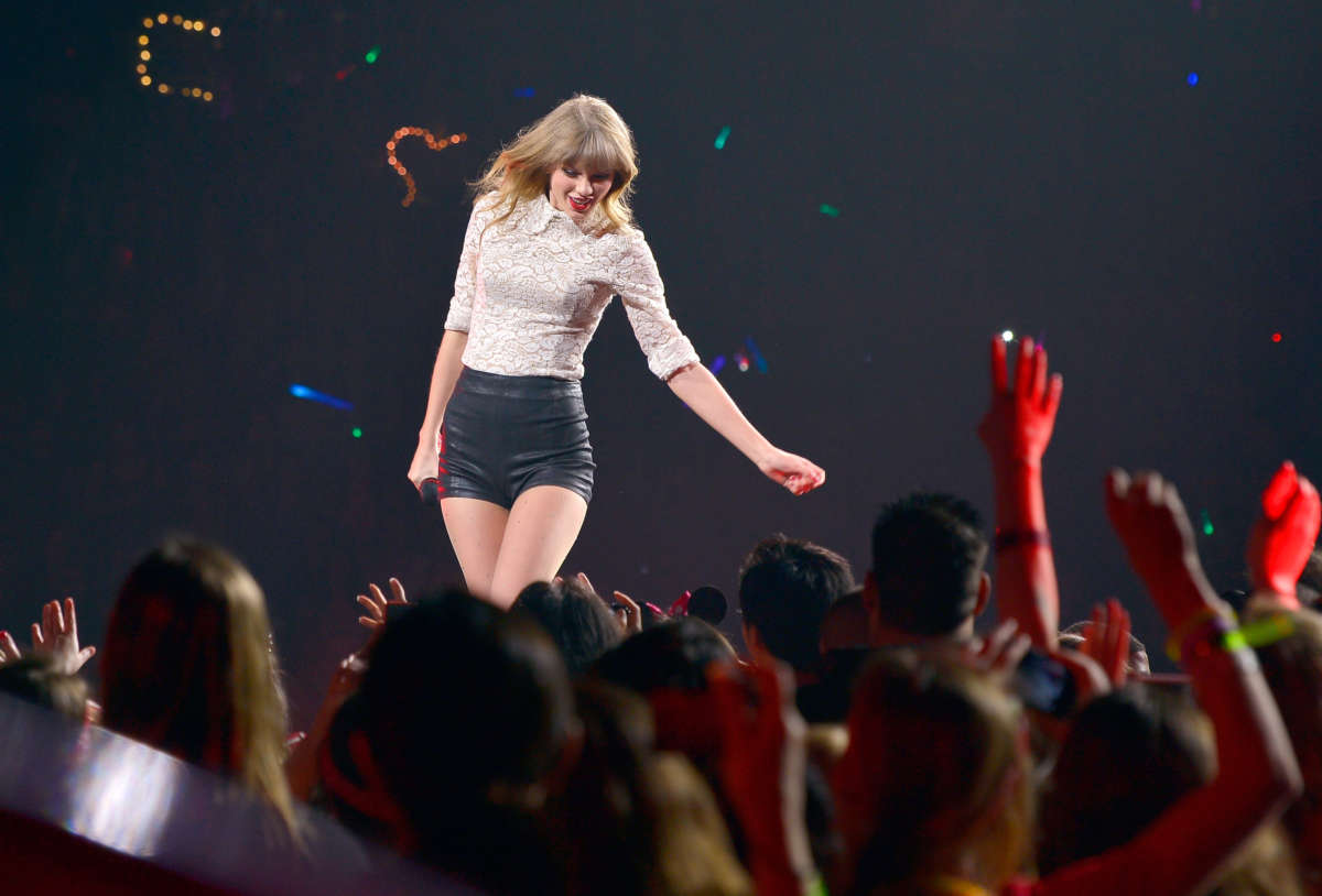 Taylor Swift performs onstage at the Prudential Center on March 29, 2013, in Newark, New Jersey.