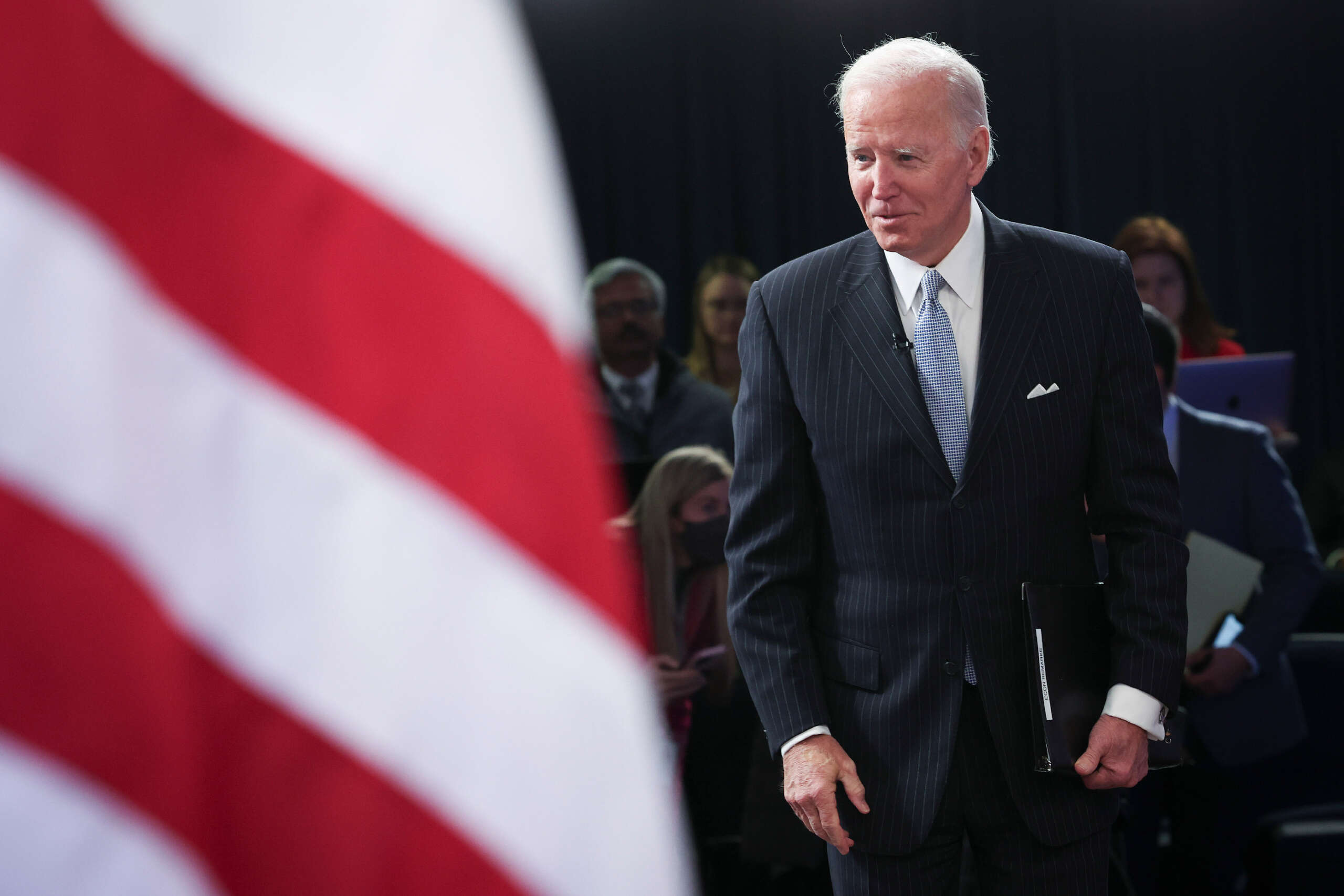 Democrats Urge Biden To Make Federal Contractors Disclose Dark Money ...