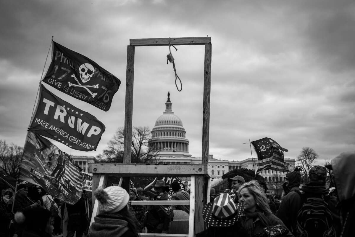 Partidarios de Trump cerca del Capitolio de los Estados Unidos el 6 de enero de 2021 en Washington, DC