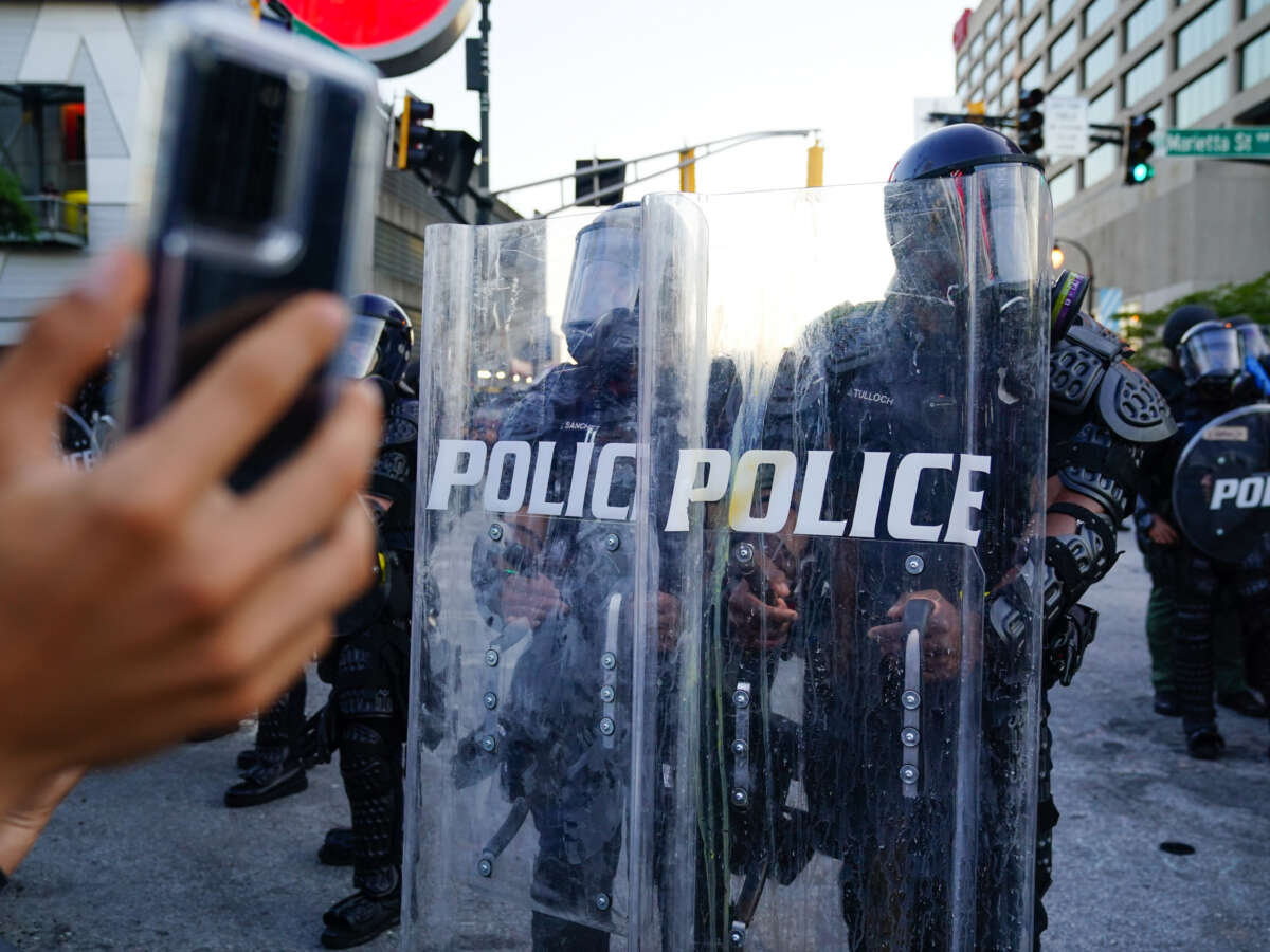 Appeals Court Rules That Individuals Have Constitutional Right to Livestream Police