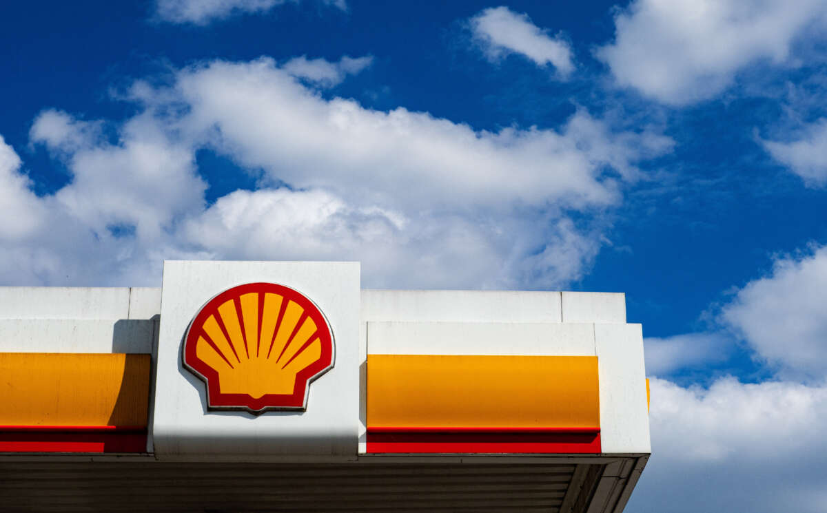 Shell logo seen in Vilshofen on the Danube.
