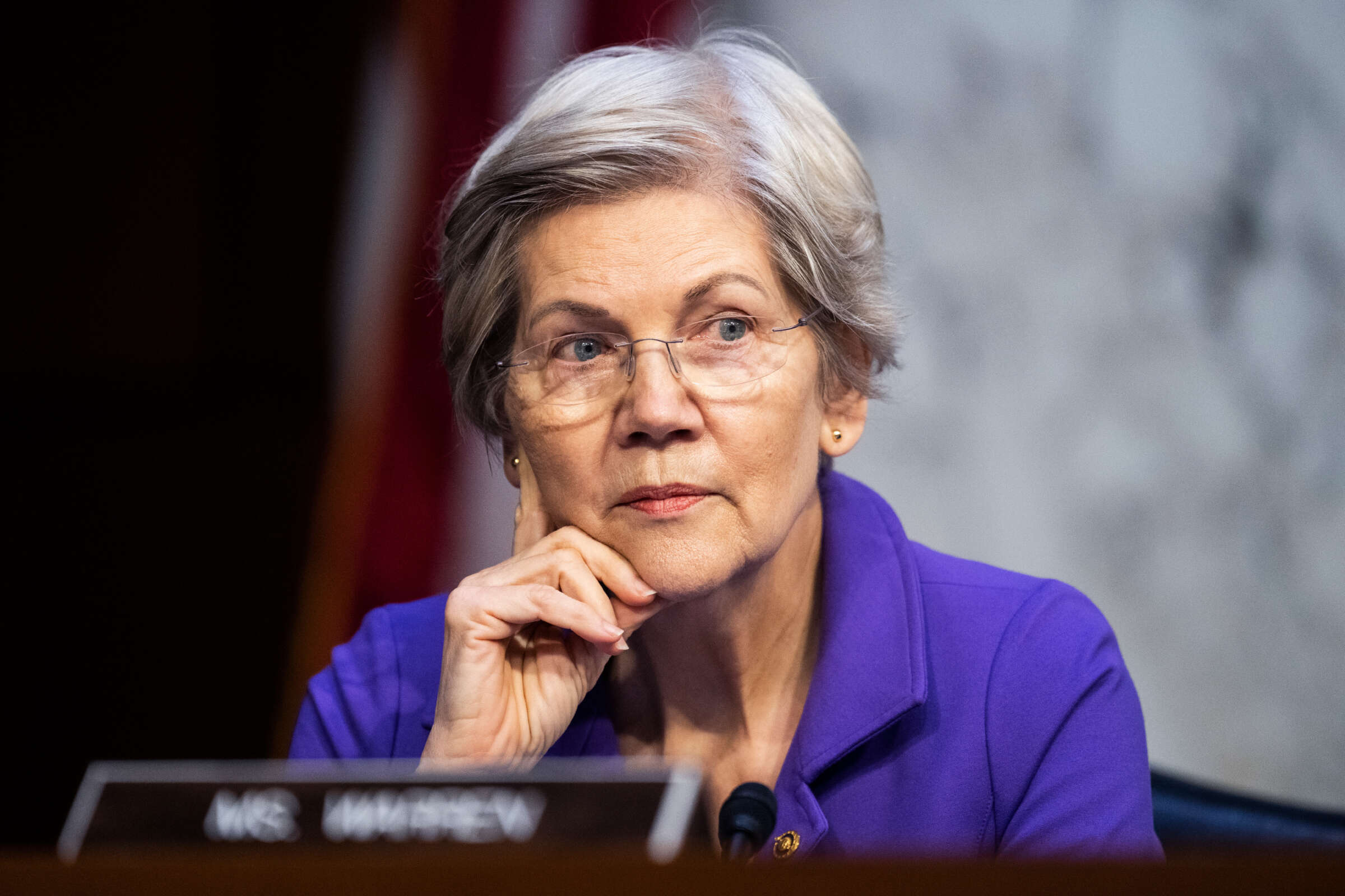 Warren Introduces Bill to Repeal 2018 Dodd-Frank Rollback in Wake of Bank Crisis (truthout.org)