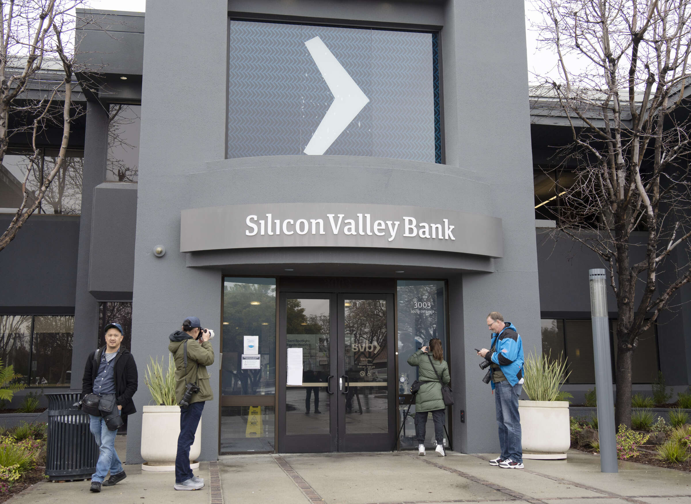 Silicon Valley Bank Collapses In Largest Failure Since 2008 Crisis ...