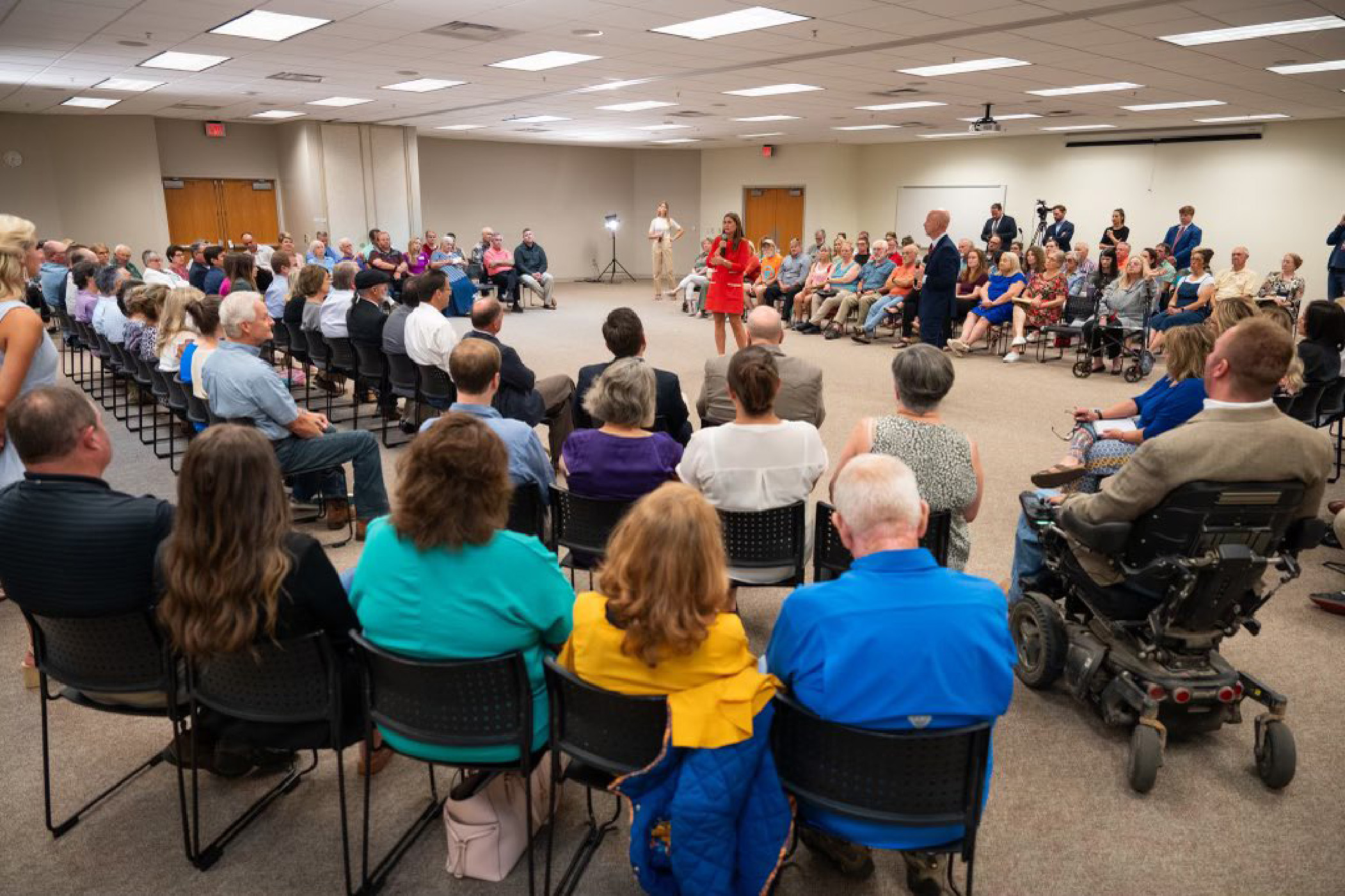 Right-Wing Think Tank, Walmart Heirs Behind Latest Attack on Arkansas Teachers - Vimarsana News