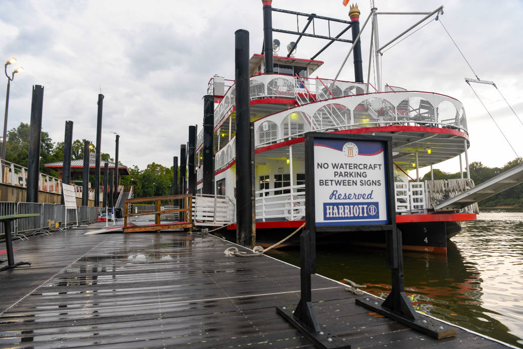 harriott ii riverboat fight