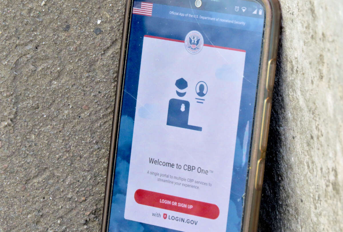 The CBP One app login screen.