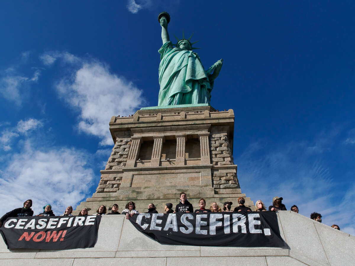 Jewish Voice for Peace Takes Over Statue of Liberty in Protest for Ceasefire
