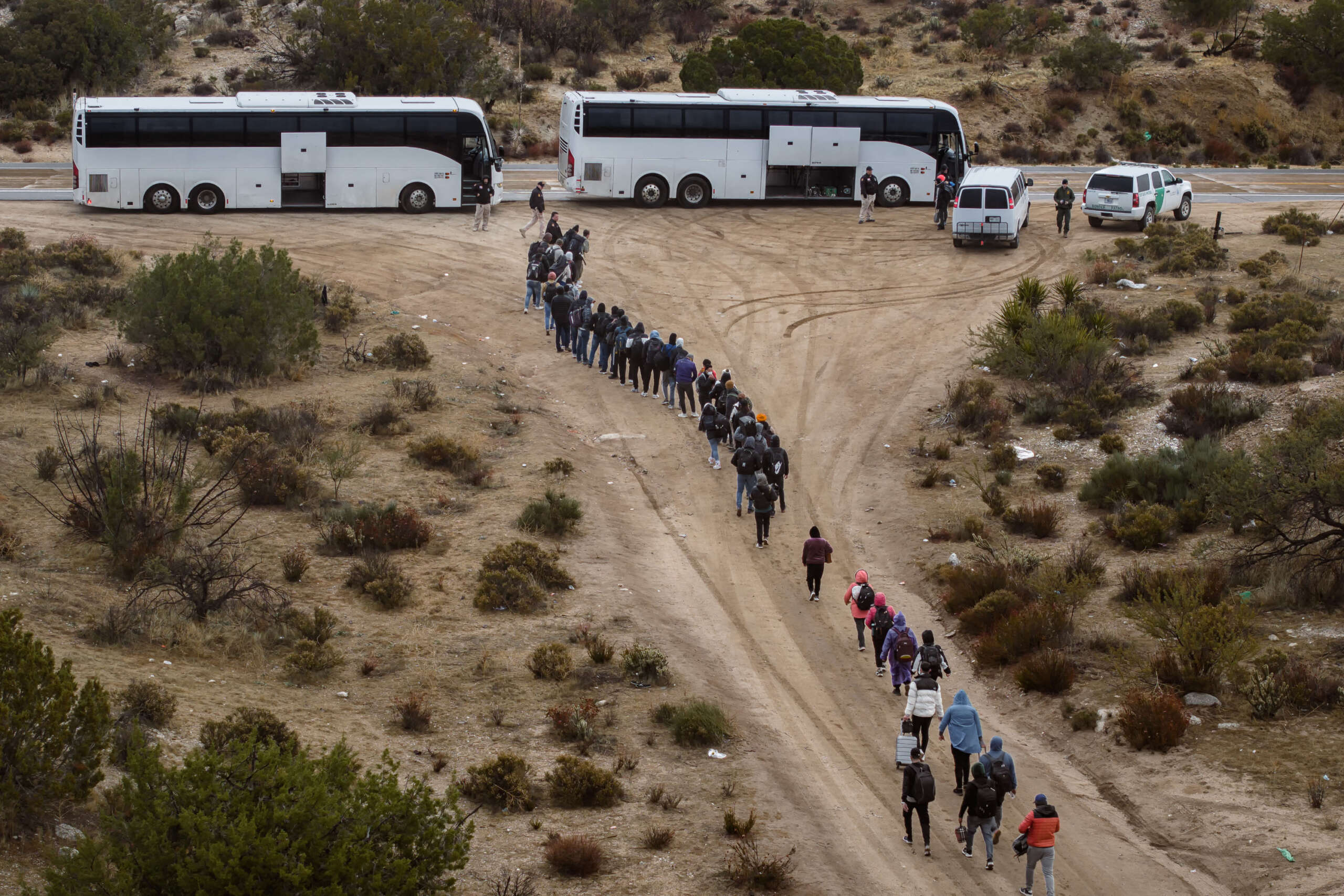 Immigrant Rights Groups Assert That CBP Is Violating Its Own Custody Standards - Vimarsana News
