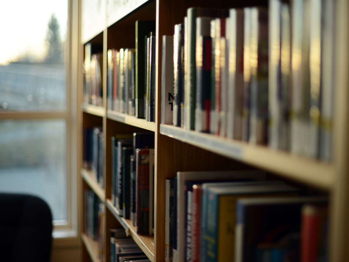 673 Books Removed From Orange County Classrooms to Comply with Florida Laws