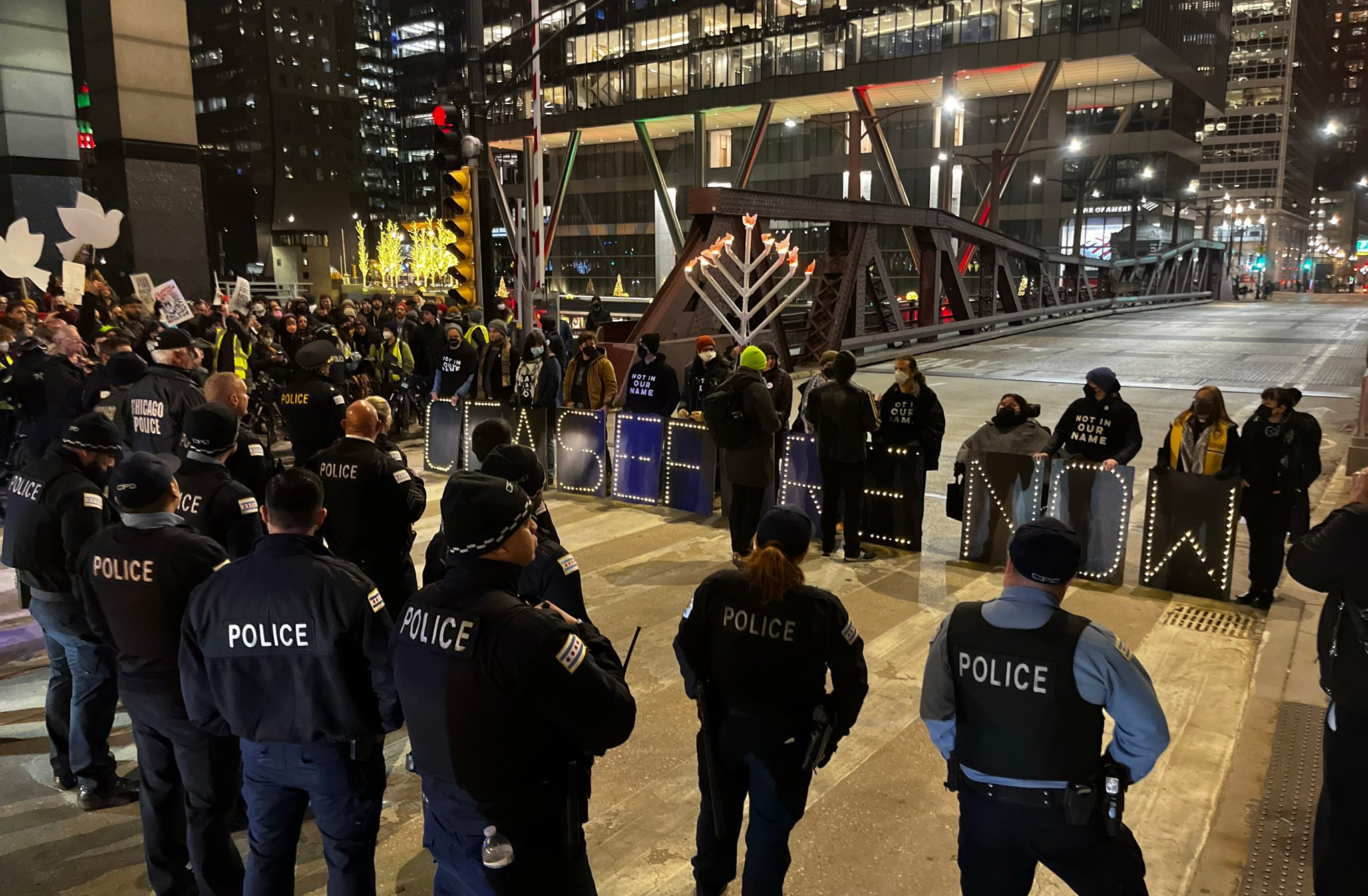 Jewish Demonstrators Block Bridges in 8 U.S. Cities Demanding Ceasefire in Gaza - Vimarsana News
