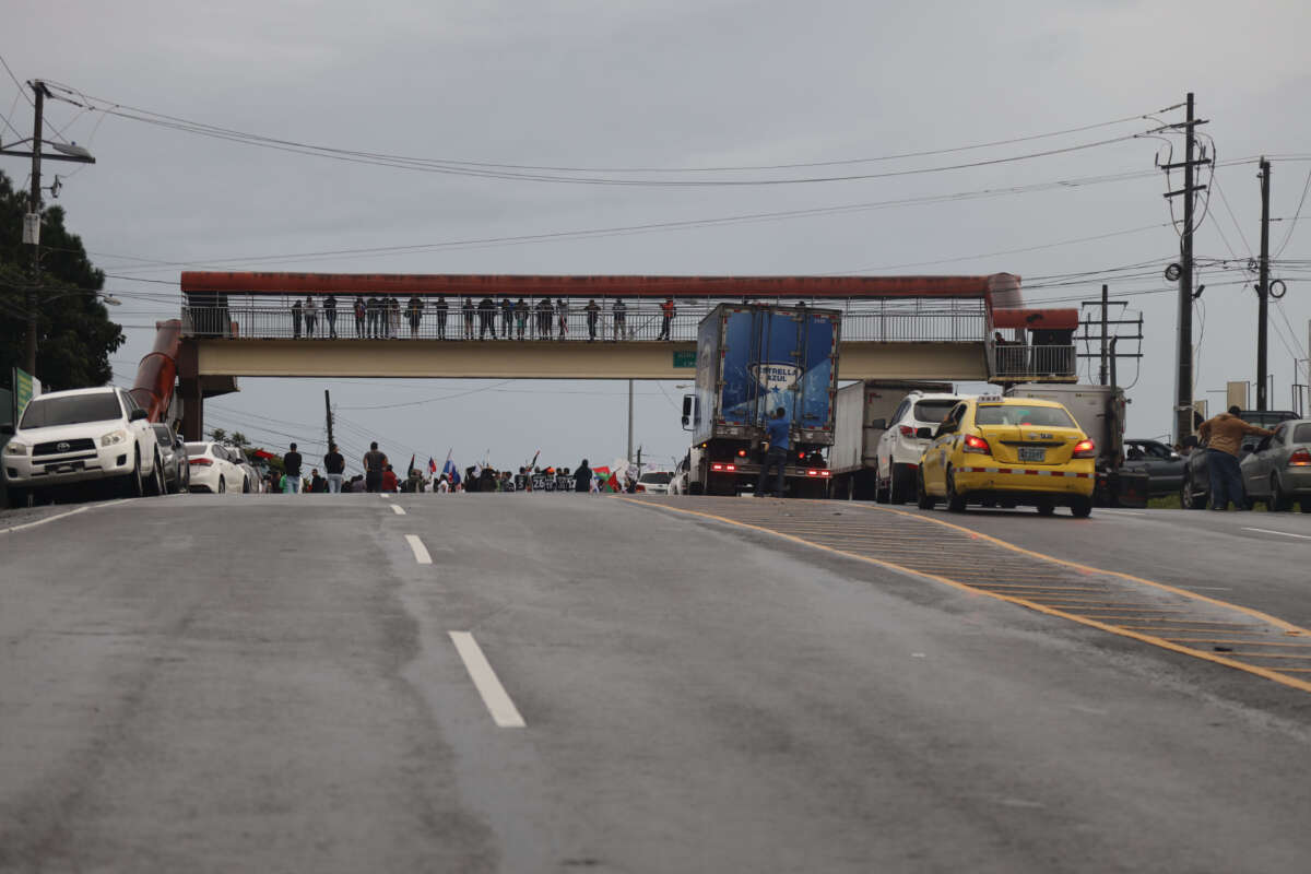 Protesters block the road in Boquete.