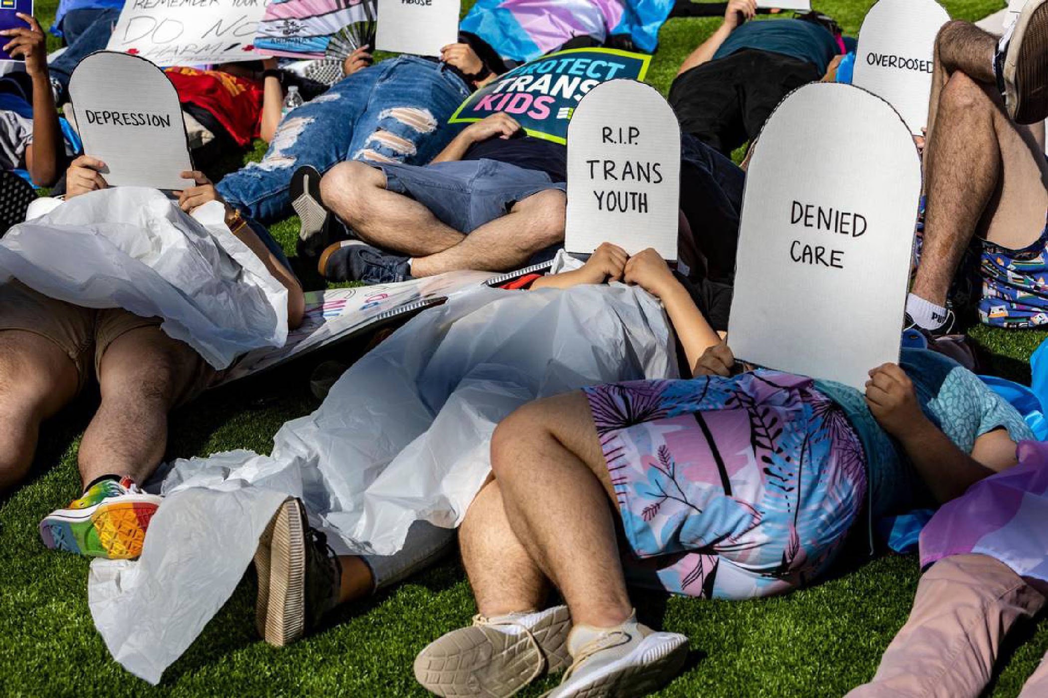 Florida Activists Protest Anti Transgender Policy Organize Die