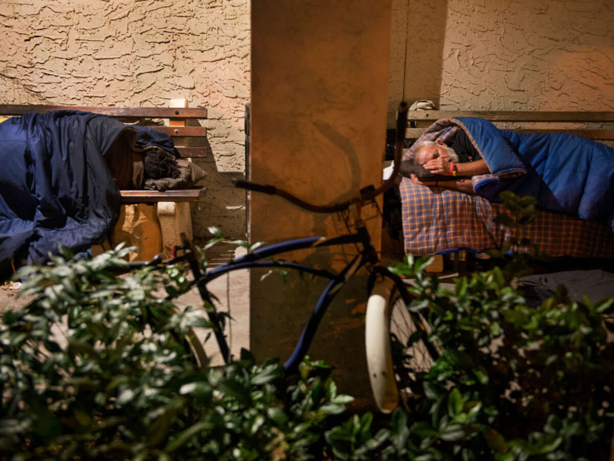 New Florida Bill Could Force Unhoused People Into Encampments