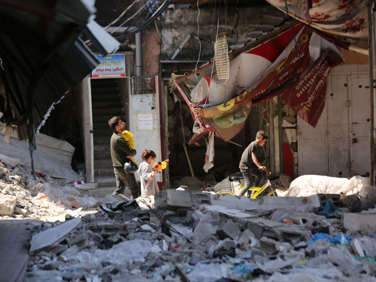 Hamas Conditions Ceasefire on Return of Displaced Palestinians to Northern Gaza