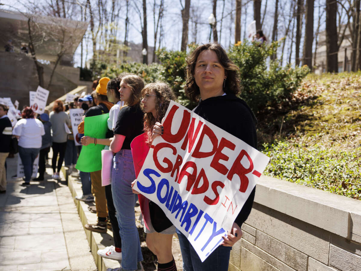 US Undergrads Are Getting an Extracurricular Crash Course in Labor Organizing