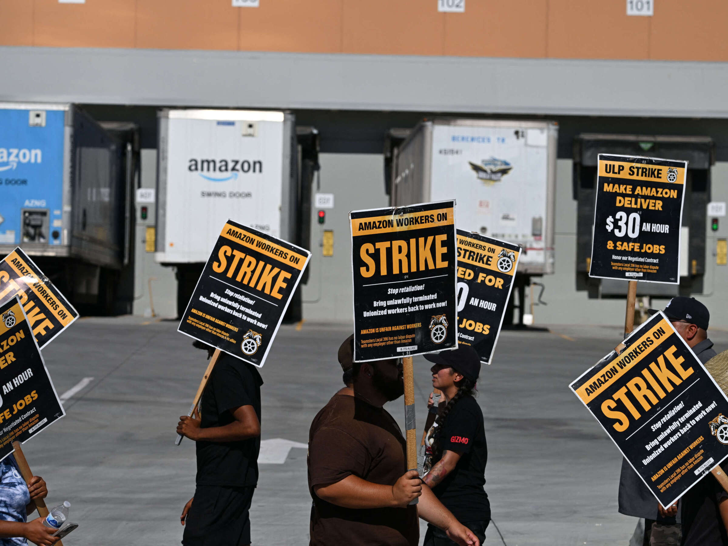 Amazon Workers Are Bringing the Climate Strike to Jeff Bezos | Truthout