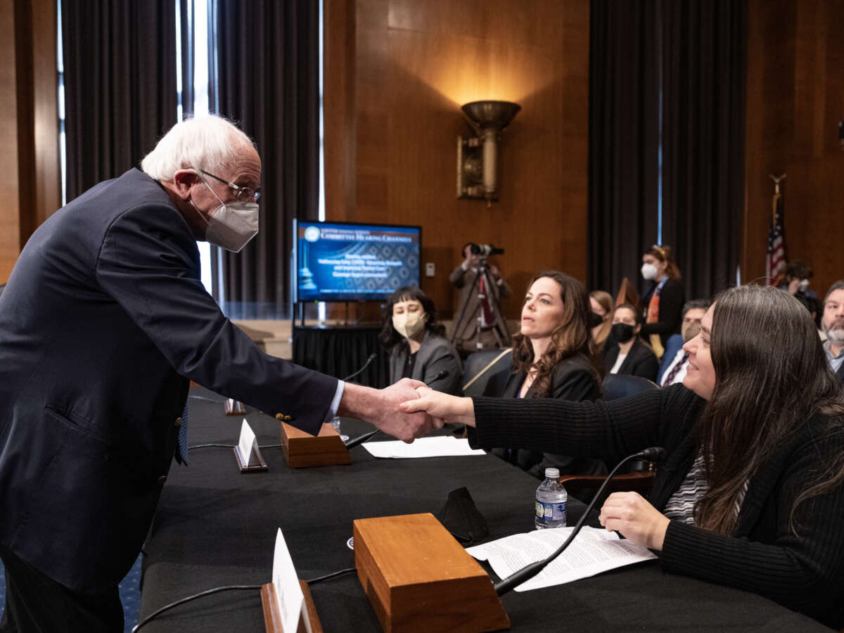Sanders Unveils “Moonshot” Bill to Fund Research Into Long COVID
