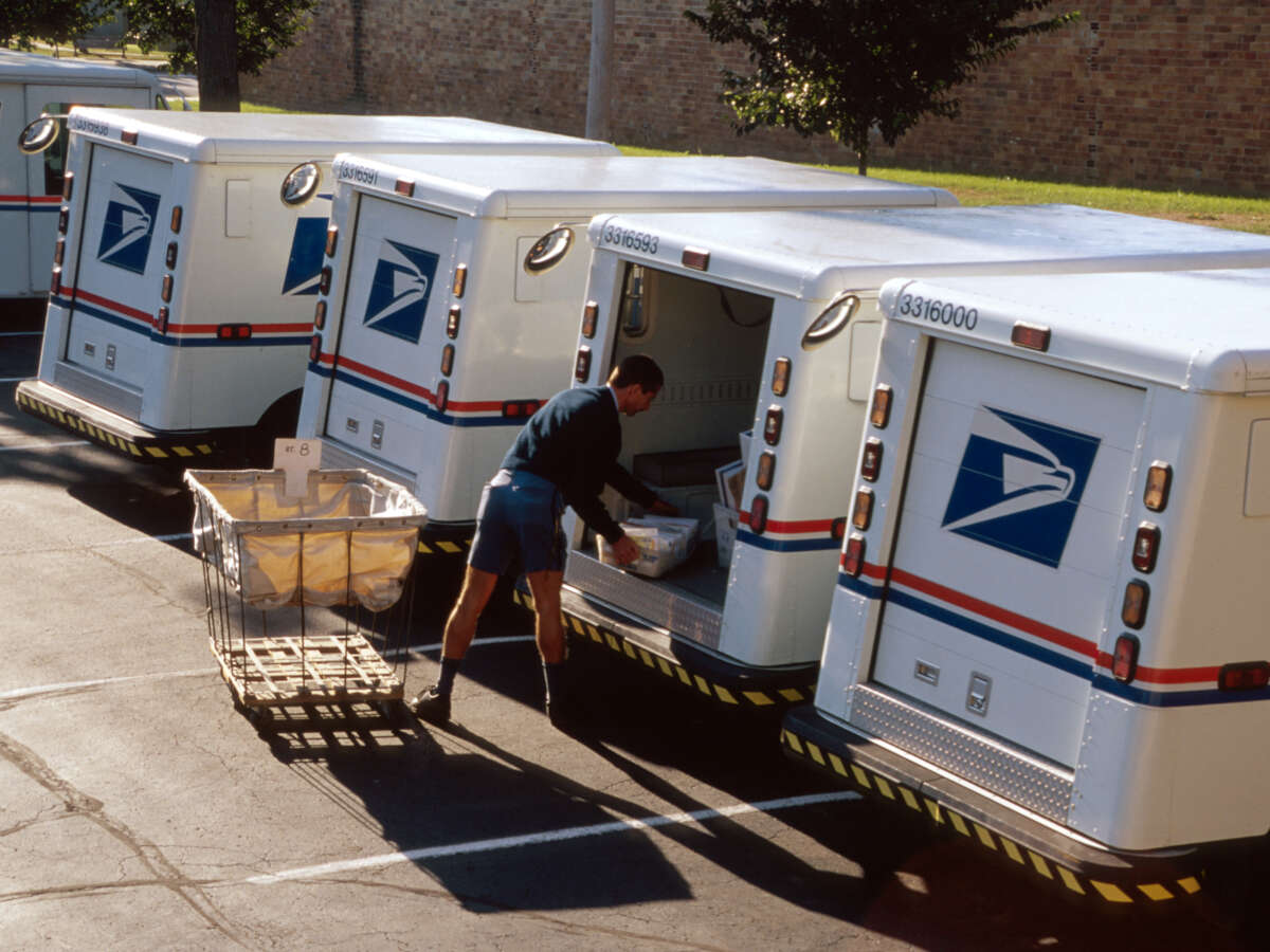 Unionized Letter Carriers Organize for Better Than Meager 1.3 Percent Raise